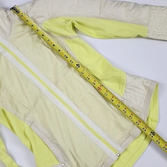 Lululemon Run Bundle Up Down Jacket Hooded Clarity Yellow Polar Cream Size 6 - Picture 16 of 16